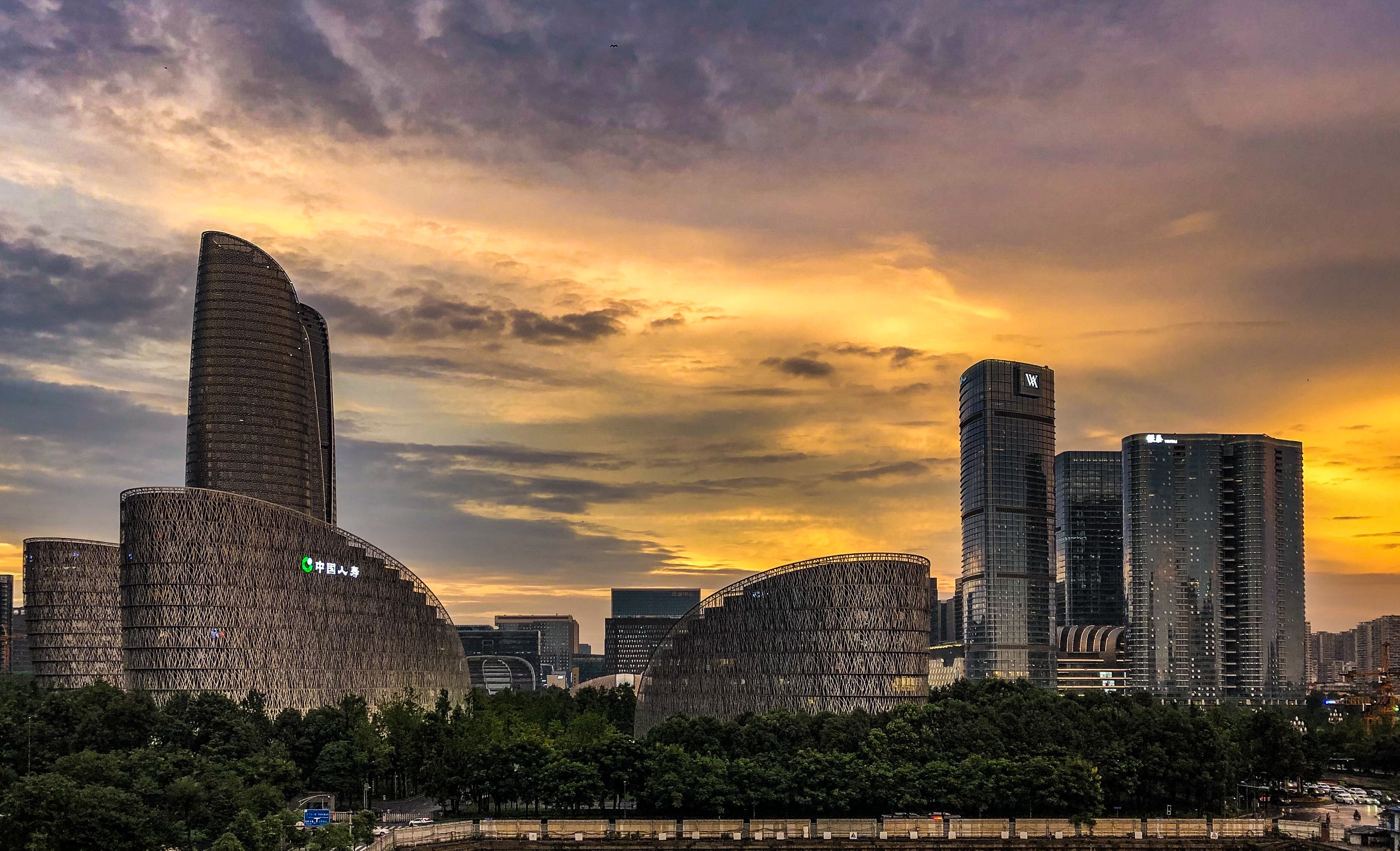 Chengdu Thrives as International Gateway Hub-Chengdu Makes Dreams Come True